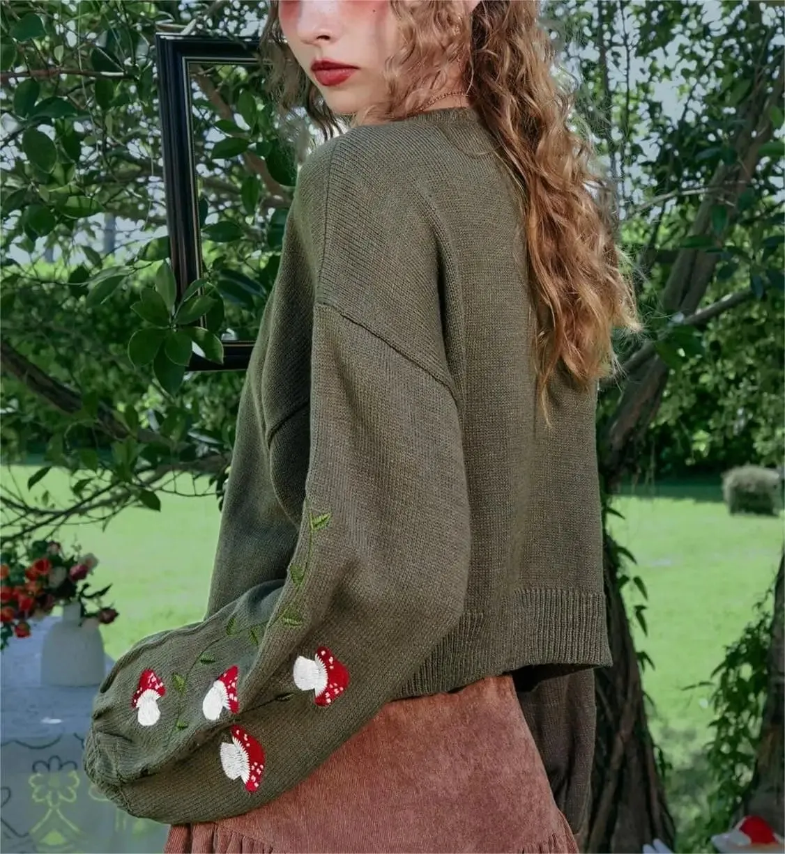 Women's autumn/winter mushroom button embroidered olive cardigan knit sweater